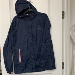 Vineyard Vines packable rain jacket size small